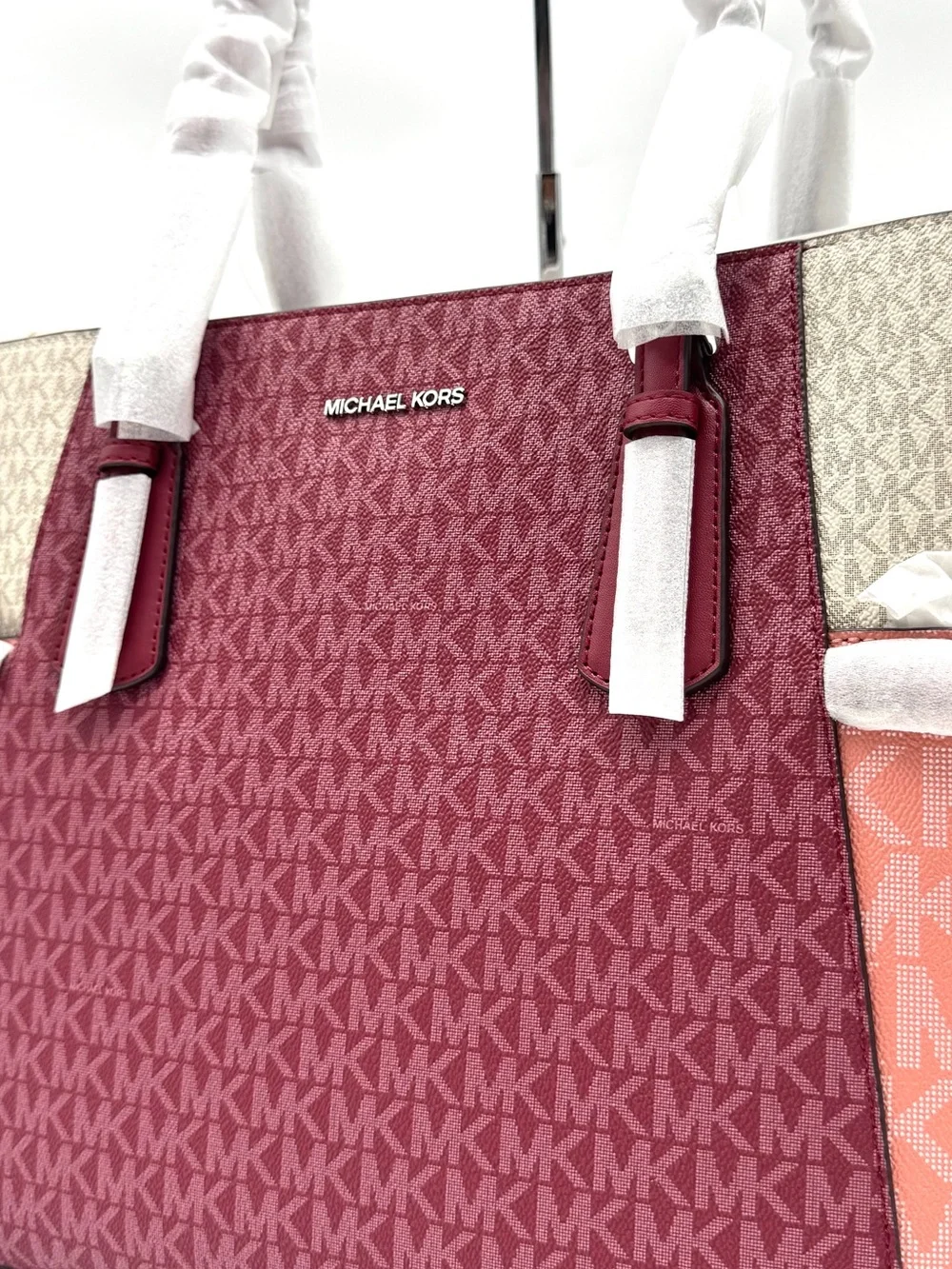 Michael Kors Voyager Large Color-Block Signature Logo Tote Bag - Maroon